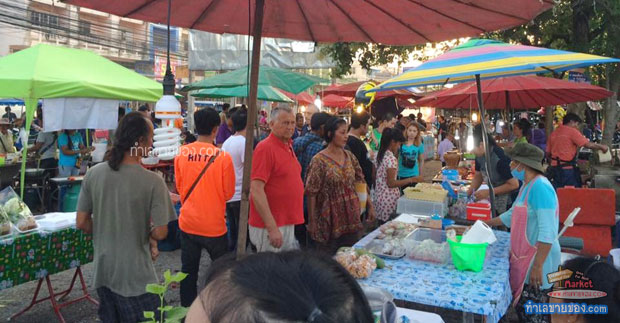 “ตลาดบางเสร่ไนท์พล่าซ่า” ชิมช้อปแบบชิวๆ ในบรรยากาศตลาดยามเย็น ใกล้หาดบางเสร่