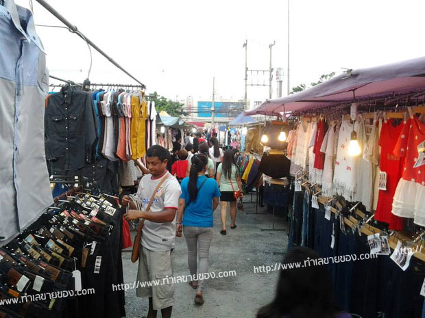 ตลาดเปิดท้าย โลตัสสุพรรณบุรี ตลาดนัดสุพรรณบุรี 17 ปี