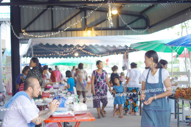 ตลาดโค้งสน ตลาดเปิดใหม่ อ.พระสมุทรเจดีย์