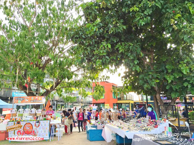 Fun Friday Avenue Market ตลาดฟันฟรายเดย์ อเวนิว มาร์เก็ต