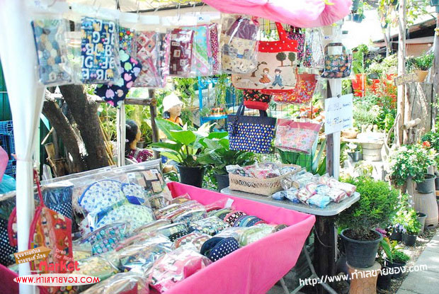 ตลาดมะขามร่มรื่น ตลาดนัดเช้าเสาร์-อาทิตย์ หลังห้างพาราไดซ์