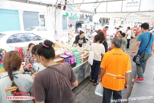 Side Walk Market ตลาดนัดข้างห้างพาต้าปิ่นเกล้า เปิดใหม่ 80 บูธ