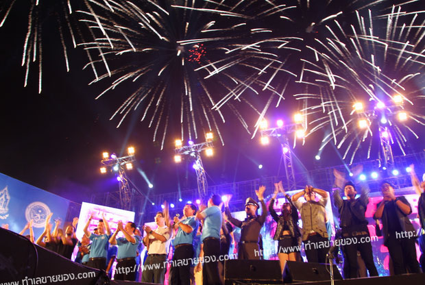 งานพัทยาเคาท์ดาวน์ PATTAYA COUNTDOWN 2015 พัทยาทุ่ม 45 ล้านบาท