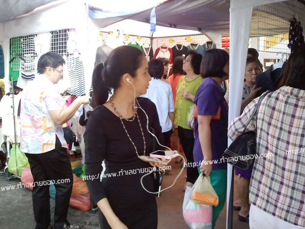 ตลาดนัดวันพุธ ณ.ตลาดสามย่าน ล็อคเต็มหมดแล้ว แต่ให้รอเสียบ