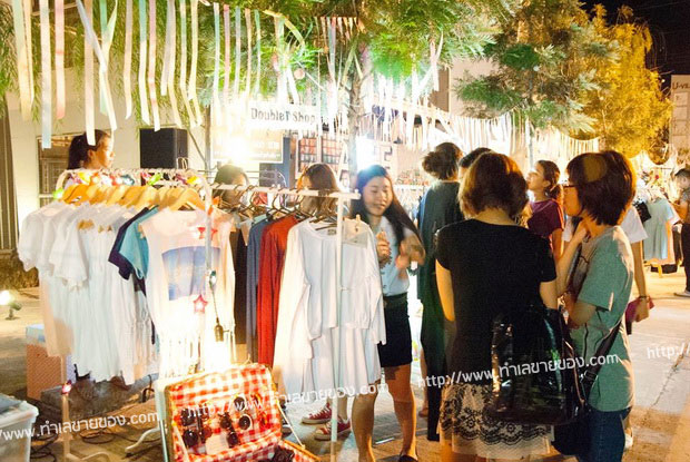 ตลาดนัด U-Village ทำเลติดกับมหาวิทยาลัยธรรมศาสตร์ศูนย์รังสิต ขายฟรี