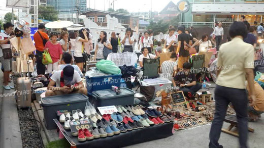 Vintage & Indy Market ตลาดวินเทจหน้าห้างเอสพลานาด รัชดา