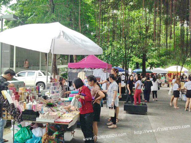 ตลาดนัด bu market กล้วยน้ำไท