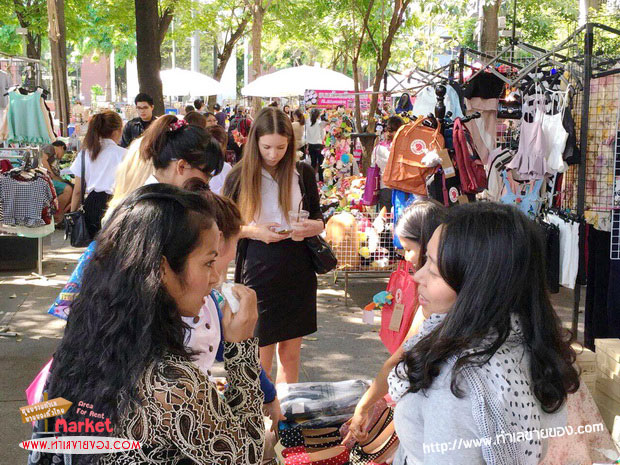 ตลาดนัด bu market กล้วยน้ำไท