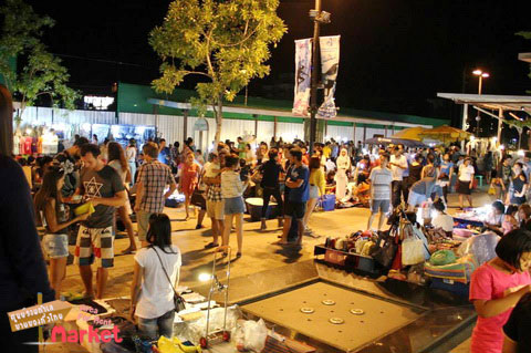 หลาดปล่อยของ (Phuket Indy Market)