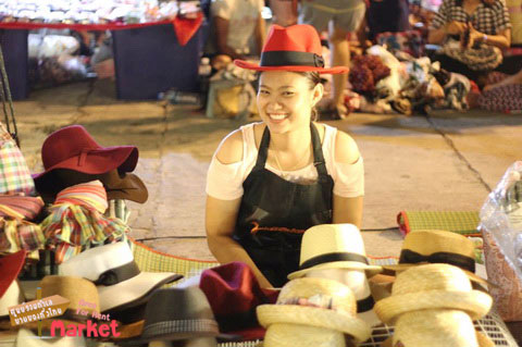 หลาดปล่อยของ (Phuket Indy Market)