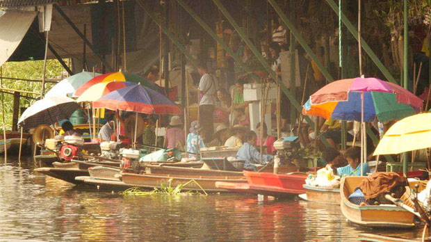 ตลาดน้ำวัดตะเคียน