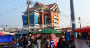 ตลาดหน้าศาลชลบุรี (ตลาดโต้รุ่ง)