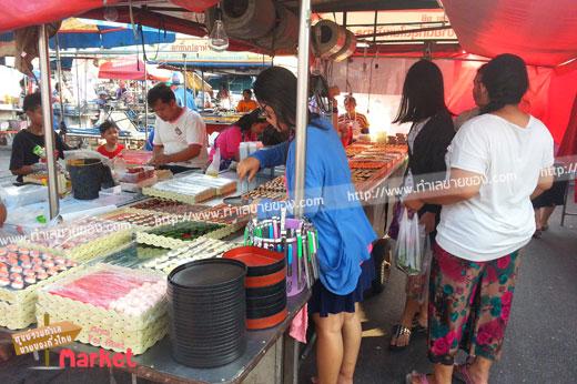 ตลาดหน้าศาลชลบุรี (ตลาดโต้รุ่ง)