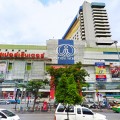 ตลาดนัดอิมพีเรียลเวิลด์ ลาดพร้าว