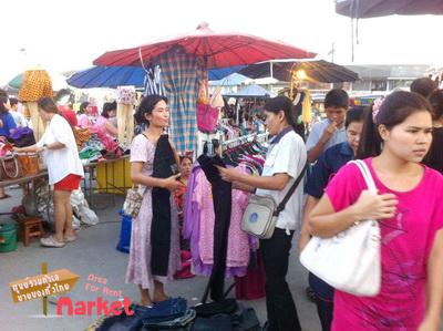 ตลาดนัดสังกะสี 