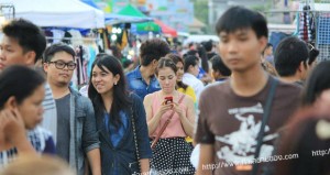 ตลาดนัดถนนคนเดินเดอะบาซ่าส์