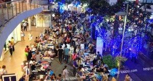 ตลาดนัด retro @ Major Ratchayothin หรือ Retro meeting night market