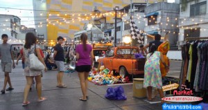 ตลาดนัดลอยฟ้า ข้างเมเจอร์นนท์ ท่าน้ำนนท์ ( ตลาดสไตล์ Rooftop )