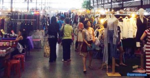 ตลาดนัดต้นประดู่ เมืองทองธานี ช้อปชิวๆ...ตลาดนัดตอนเย็นเมืองทองธานี