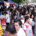 ตลาดนัดถนนคนเดินโรงเรียนพระโขนงพิทยาลัย ชุมชนเมือง-สินค้าราคาถูก