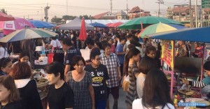 ตลาดศรีเมืองนนท์ ถนนท่าน้ำนนท์ 300 ร้าน 5 ไร่ “ตลาดน่าซื้อ-สะดวกสบาย-สะอาดน่าเดิน”