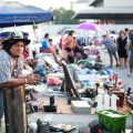 ตลาดเปิดท้ายขายของ @ ตลาดธันยา อ้อมใหญ่ มือ 1 มือ 2 เสื้อผ้าสุดแนว ของสะสม โดนๆ