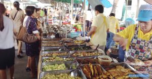 ตลาดนัดกรมส่งเสริมการเกษตร พื้นที่ขายของในตลาดนัดวันจันทร์ที่ม.เกษตร