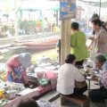 ตลาดน้ำวัดสะพาน ราชพฤกษ์ ชิมของอร่อย นั่งเรือชมวิถีชีวิตคลองบางน้อย