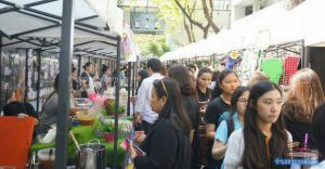 ตลาดนัด ม.กรุงเทพกล้วยน้ำไท
