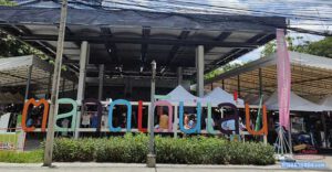 ตลาดนัดเดินเล่น สุขุมวิท 42 “ไลฟ์สไตล์ตลาดออฟฟิศใจกลางเมืองที่คุณไม่ควรพลาด”