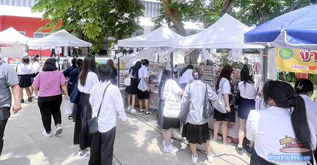 ตลาดนัด มทร.พระนคร นางเลิ้ง – มุมชิลในรั้วมหา’ลัย ที่นักศึกษาต้องห้ามพลาด!