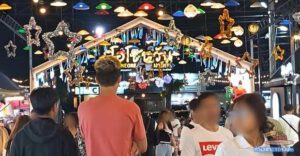 เจาะลึกเสน่ห์ "โอโซนวัน" ดอนเมือง: พิกัดที่คนรักสตรีทฟู้ดต้องมา