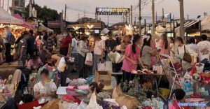 ตะลุย "แบล็ค มาร์เก็ต" (Black Market) แลนด์มาร์คสุดฮิปติด BTS แพรกษา อัปเดตล่าสุด 2026!